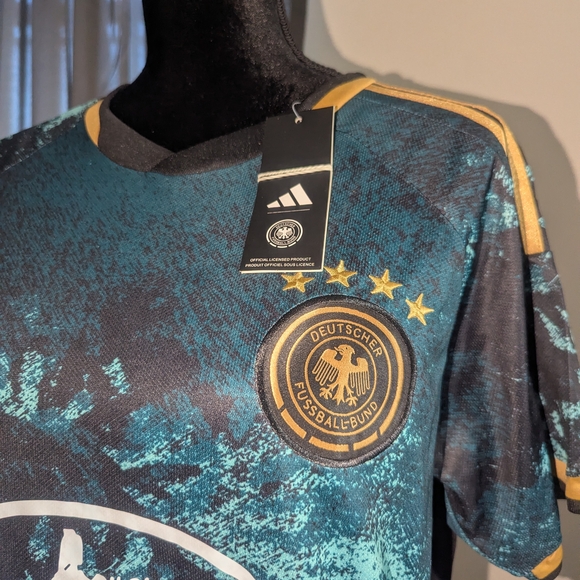 Adidas Men's Green Graphic Shirt - Picture 3 of 8